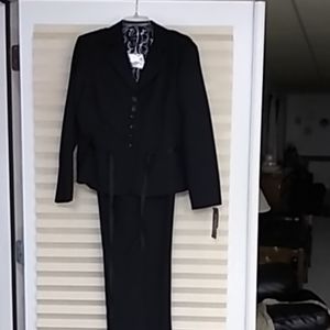 T.Milano pants suit
